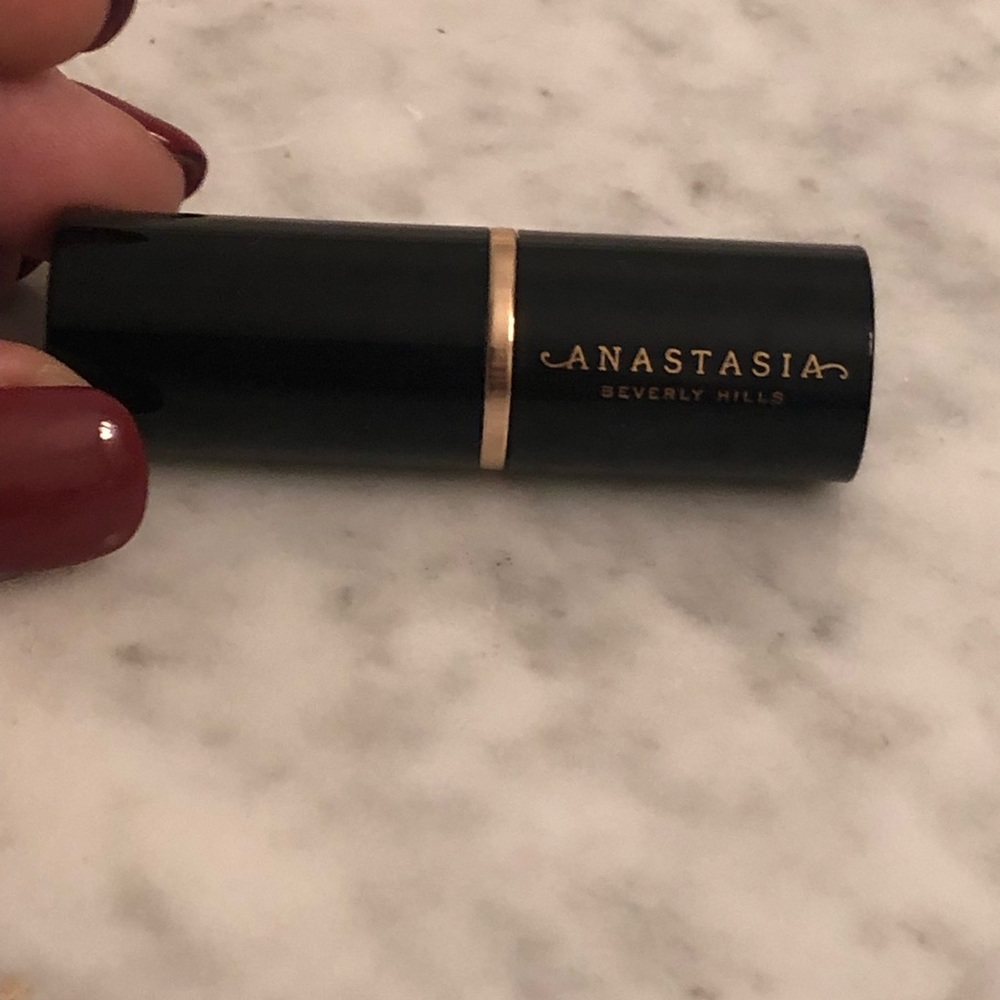 4/$15 Anastasia Banana Contouring Stick